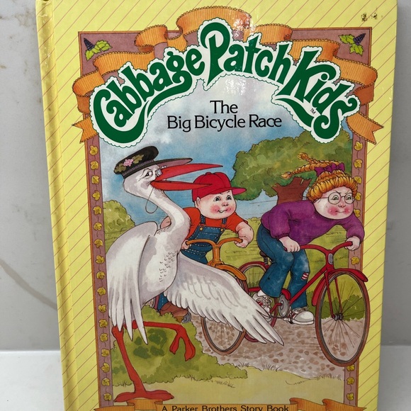 Pair Of Cabbage Patch Kids Parker Brothers Story Book Hardcover 1984 - Picture 5 of 7